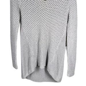 Tommy Bahama Womens Sz Vee Neck Gray Silver Thread  Metallic Blend Sweater